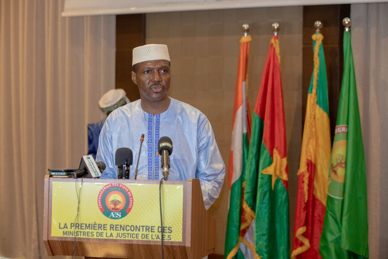 Le premier Ministre Abdoulaye Maïga lors de la réunion des ministres de la justice de l'AES à Bamako "La réponse judicaire pénale dans un cadre harmonisé ou unifié contribuera à renforcer la visibilité des efforts déployés par nos États "